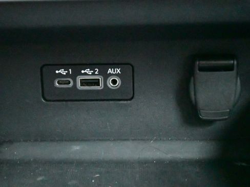 Used 2025 Nissan Altima 2.5 SV FWD image 27
