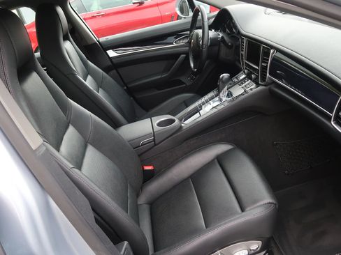Used 2015 Porsche Panamera S image 25