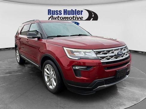 Used 2018 Ford Explorer XLT w/ Equipment Group 202A AWD/4WD image 9