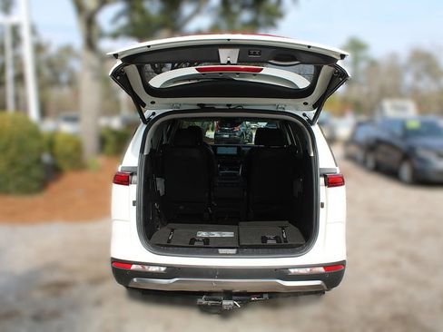 Certified 2023 Kia Carnival SX image 13