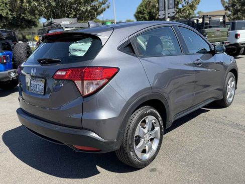 Used 2018 Honda HR-V LX image 4