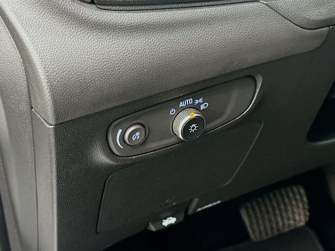 Used 2025 Buick Encore GX Preferred image 17