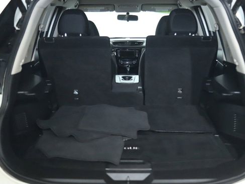 Used 2018 Nissan Rogue SV image 31