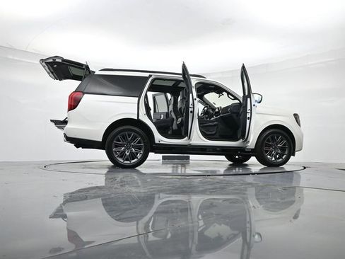 New 2025 Ford Expedition Platinum w/ Stealth Performance Package image 49