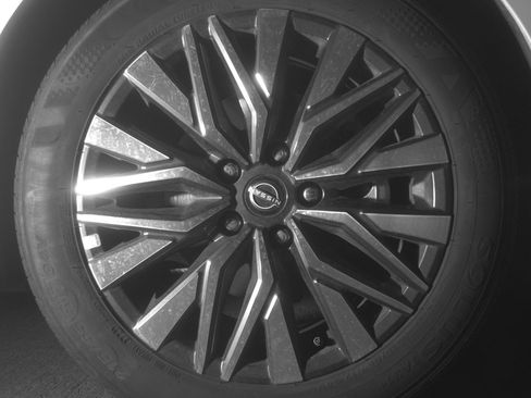 Used 2025 Nissan Altima 2.5 SV FWD image 13