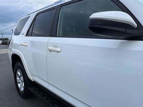 Used 2014 Toyota 4Runner SR5 AWD/4WD image 23