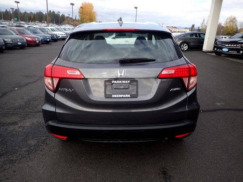 Used 2018 Honda HR-V LX image 4