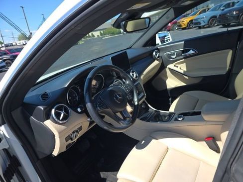 Used 2019 Mercedes-Benz CLA 250 4MATIC image 21
