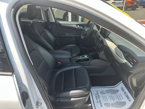 Used 2022 Ford Escape SEL AWD/4WD image 12