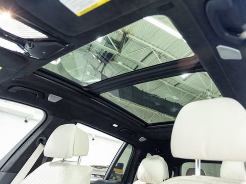 Certified 2025 BMW X7 M60i AWD/4WD image 13