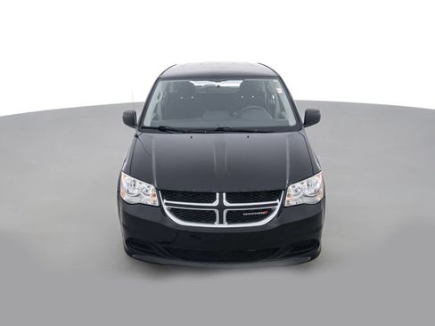 Used 2016 Dodge Grand Caravan American Value Package FWD image 2