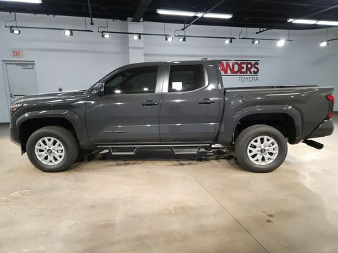 New 2026 Toyota Tacoma SR5 AWD/4WD image 4