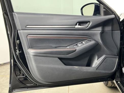 Used 2022 Nissan Altima 2.5 SR w/ Midnight Edition Package image 20