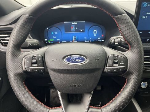 Certified 2025 Ford Escape ST-Line Elite w/ Premium Technology Package AWD/4WD image 17
