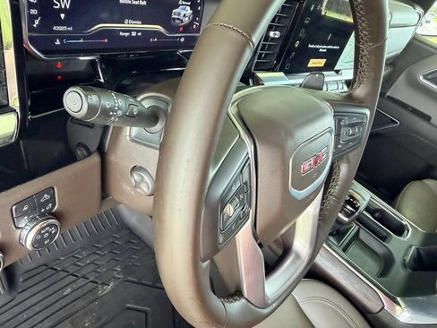 Used 2025 GMC Sierra 1500 SLT RWD image 20