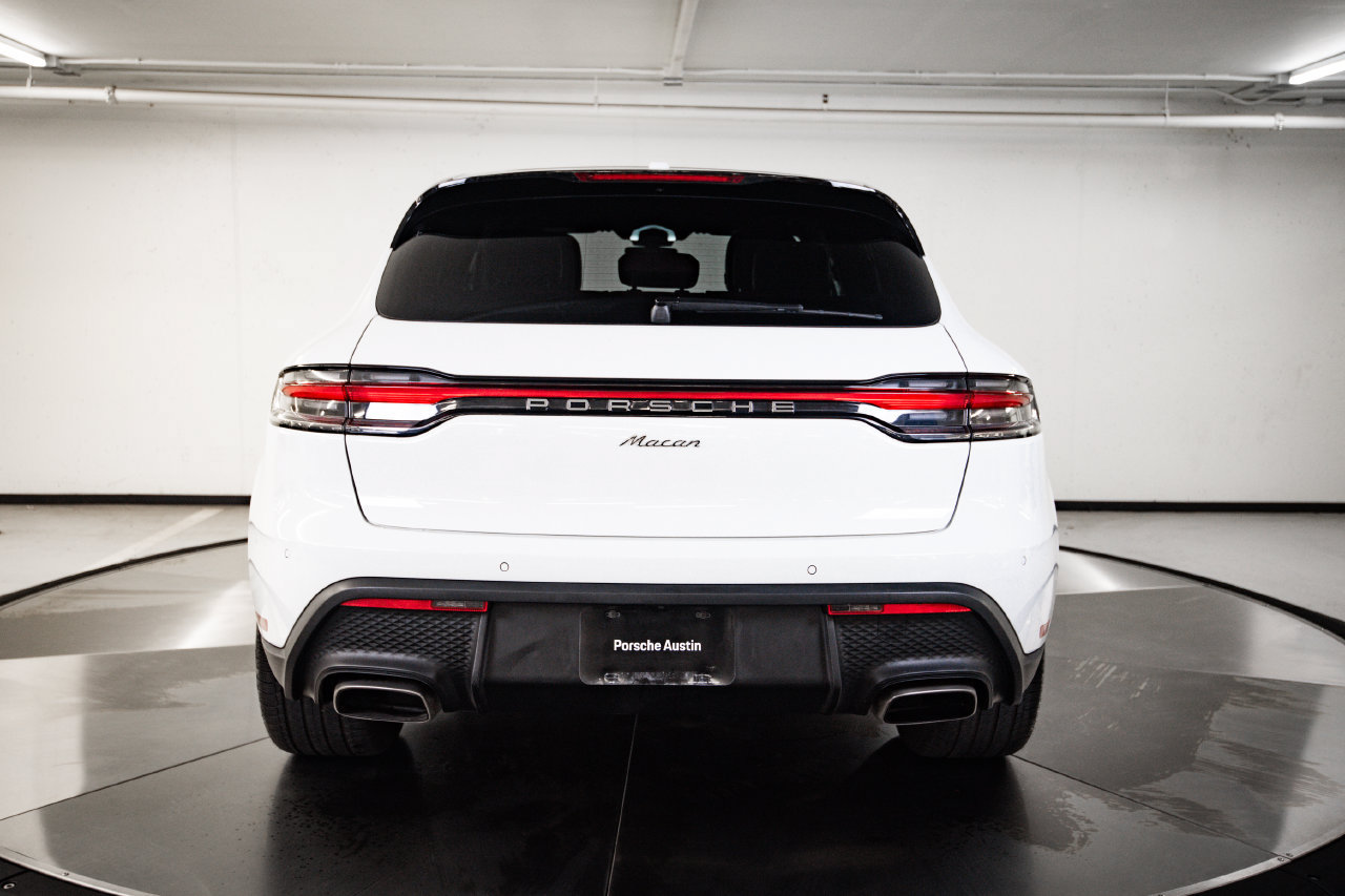 Certified 2024 Porsche Macan AWD/4WD image 6