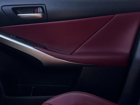 Used 2017 Lexus IS 200t F Sport w/ F Sport Package RWD image 28