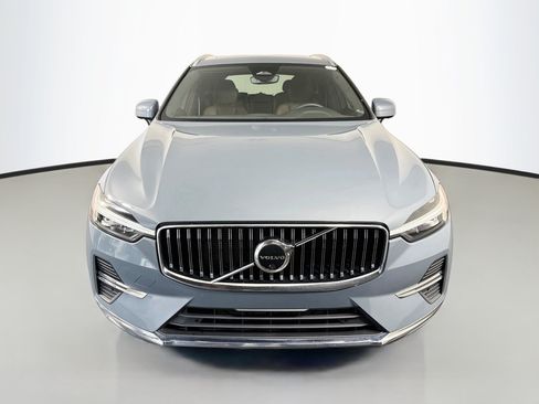 Used 2023 Volvo XC60 B5 Plus FWD image 2