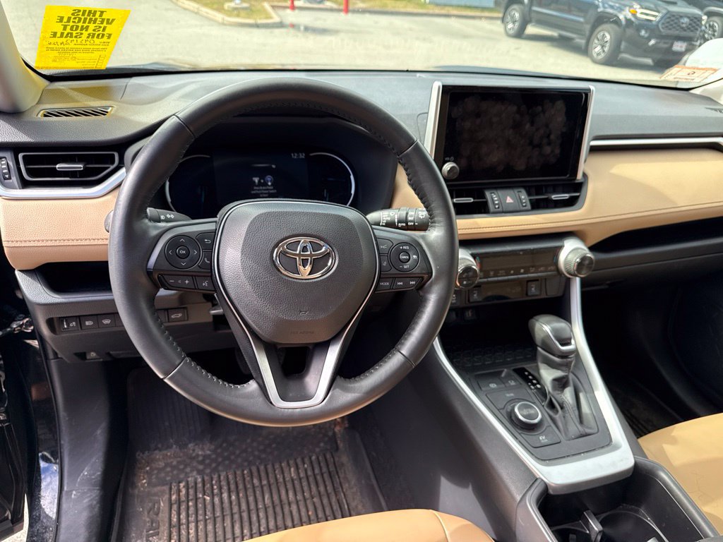 Used 2023 Toyota RAV4 XLE Premium AWD/4WD image 8