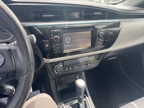 Used 2014 Toyota Corolla LE FWD image 10