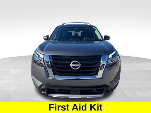 Used 2024 Nissan Pathfinder Platinum w/ Cargo Package image 9