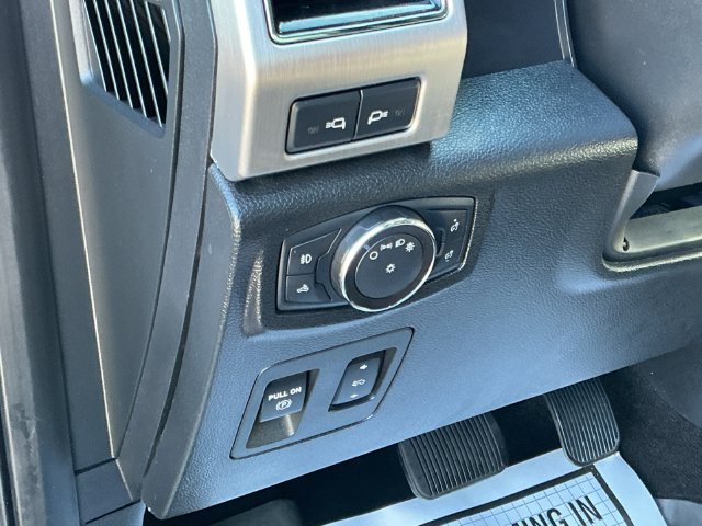 Used 2018 Ford F150 Platinum w/ Equipment Group 701A Luxury AWD/4WD image 26