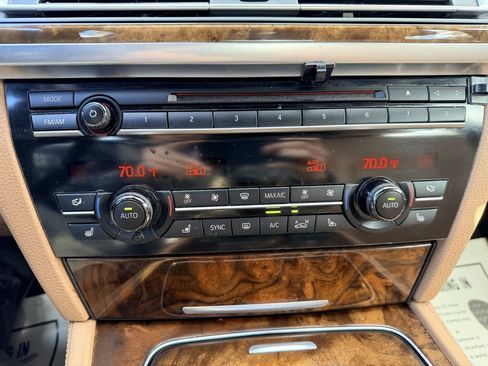 Used 2014 BMW 750Li xDrive image 20