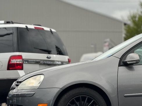 Used 2009 Volkswagen Rabbit S FWD image 17
