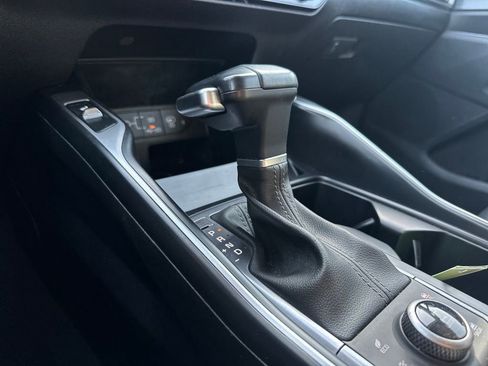 Used 2024 Kia Sorento S image 48