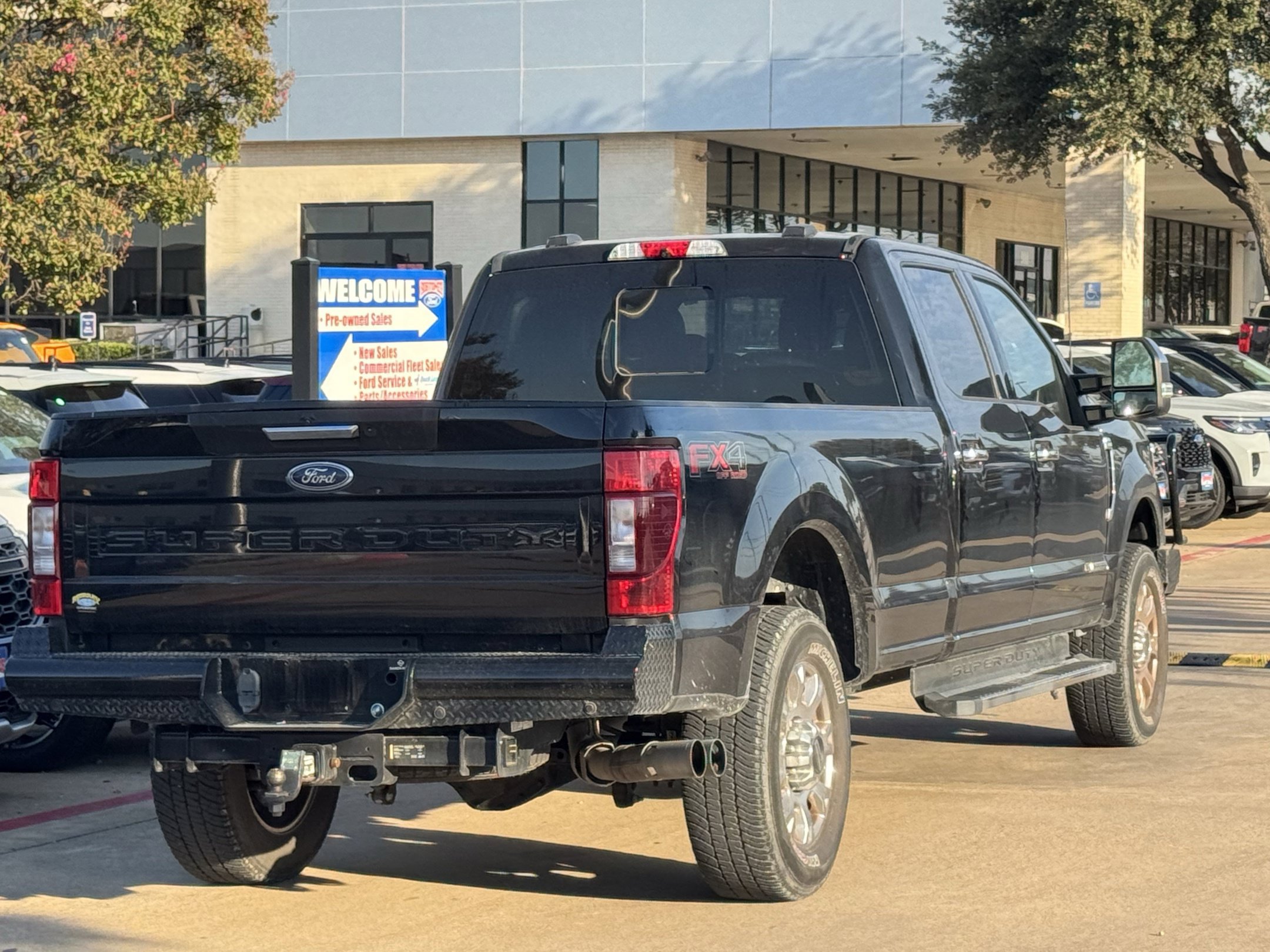 Used 2022 Ford F350 Lariat w/ Chrome Package AWD/4WD image 4