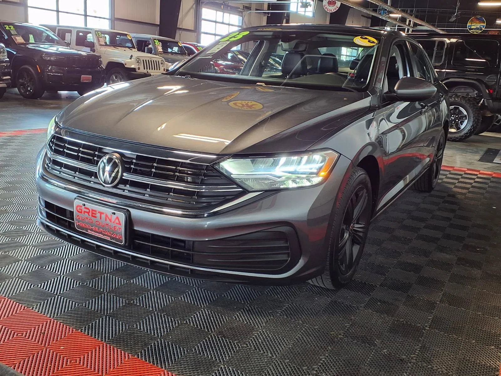 Used 2023 Volkswagen Jetta SE w/ Panoramic Sunroof Package FWD image 4
