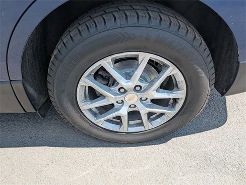 Used 2022 Chevrolet Equinox LS image 24