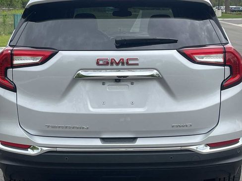 Used 2022 GMC Terrain SLT w/ Infotainment Package II AWD/4WD image 18