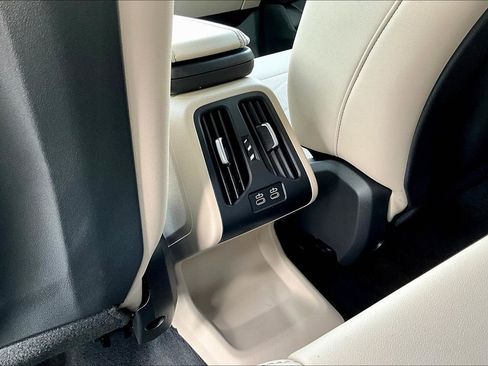 Used 2025 BMW X1 xDrive28i image 10