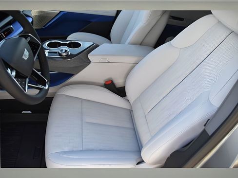 New 2026 Cadillac Optiq Sport 2 w/ LPO, Floor Liner Package AWD/4WD image 12