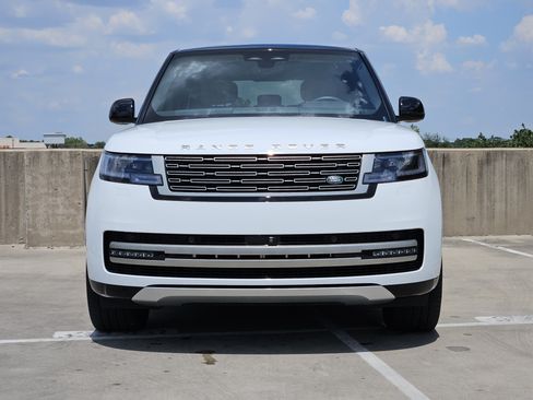 Used 2025 Land Rover Range Rover SE AWD/4WD image 11