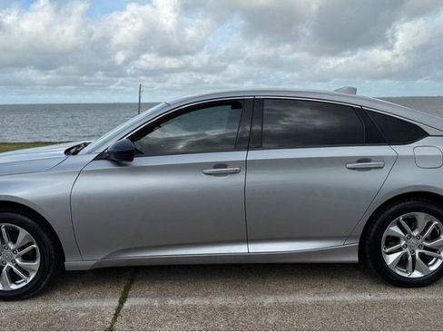 Used 2018 Honda Accord LX image 8