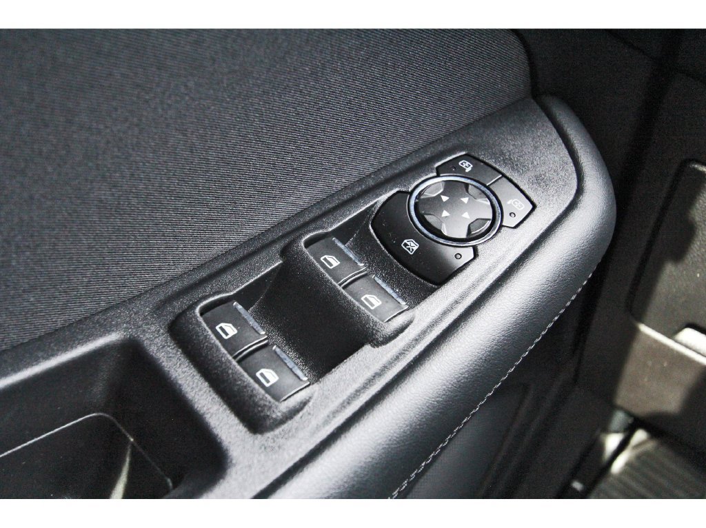 Used 2019 Ford Edge SE FWD image 19