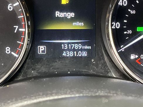 Used 2015 Nissan Rogue SV AWD/4WD image 13