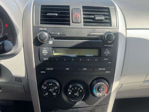 Used 2010 Toyota Corolla LE FWD image 13