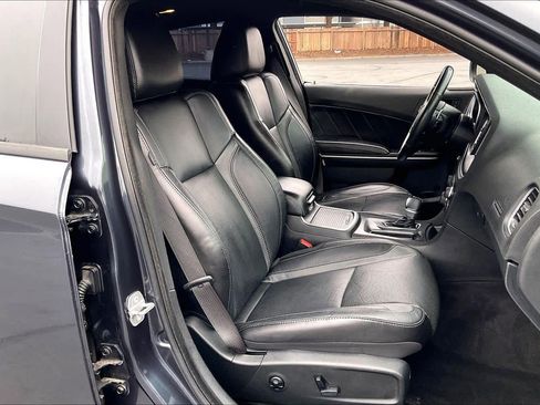 Used 2018 Dodge Charger R/T w/ Plus Group image 10