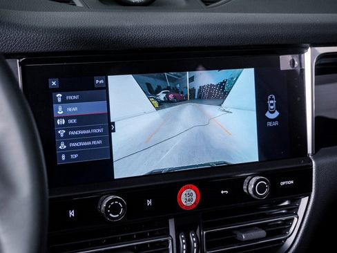 New 2026 Porsche Macan image 23