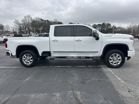 Used 2024 Chevrolet Silverado 3500 High Country w/ Technology Package image 9