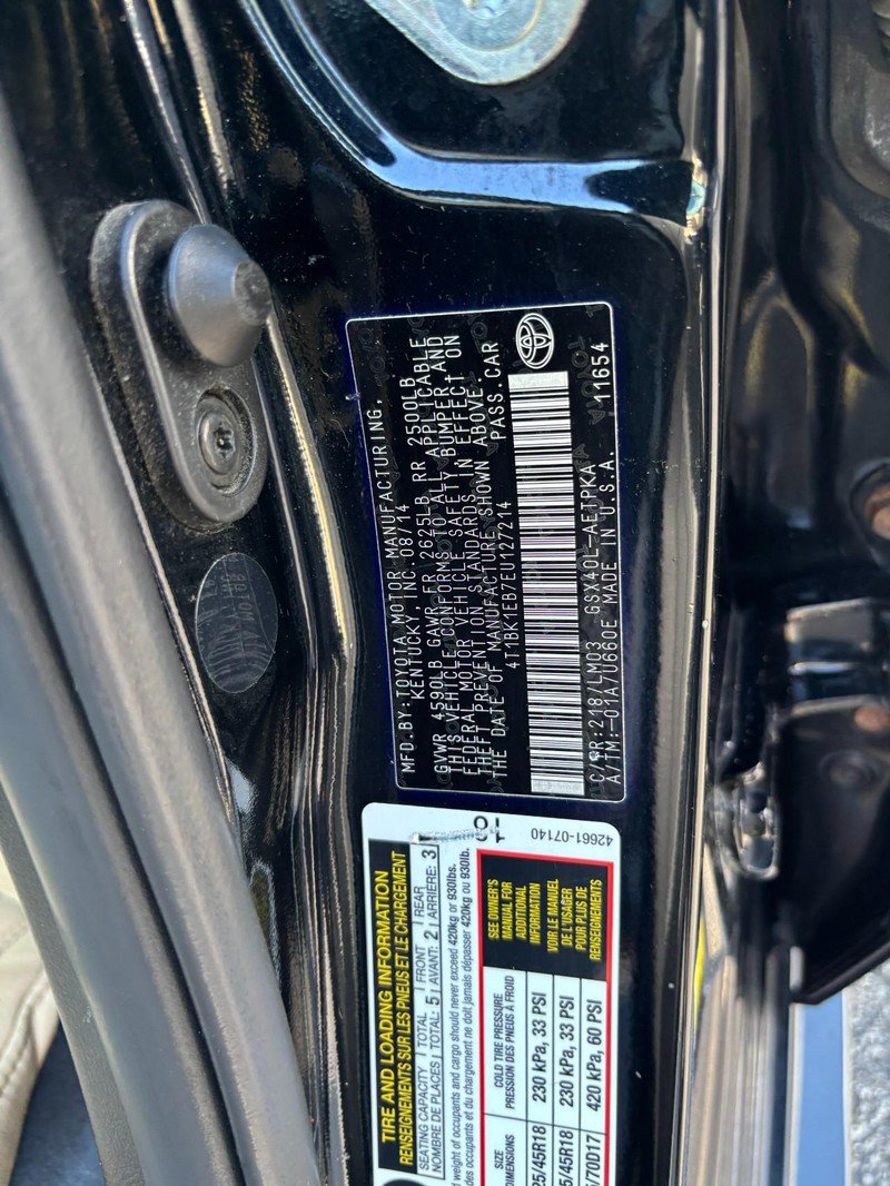 Used 2014 Toyota Avalon Limited w/ Technology Package FWD image 17