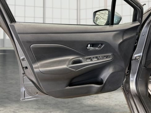 Used 2024 Nissan Versa SV FWD image 19