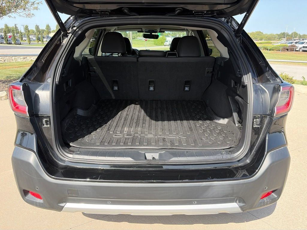 Used 2023 Subaru Outback Limited AWD/4WD image 44