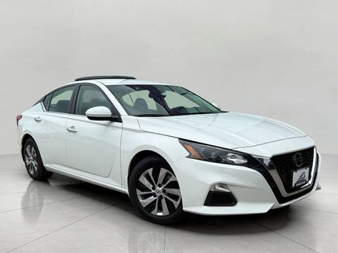 Used 2022 Nissan Altima 2.5 S FWD image 1