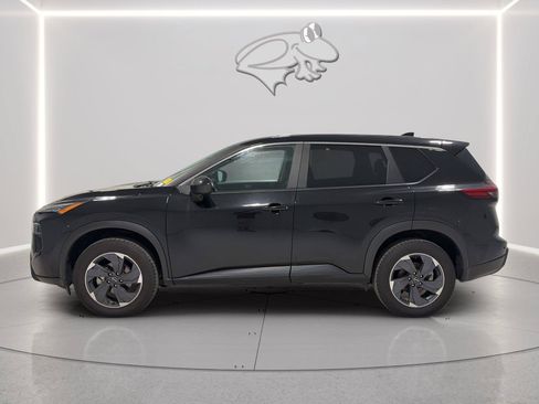 Used 2025 Nissan Rogue SV FWD image 2