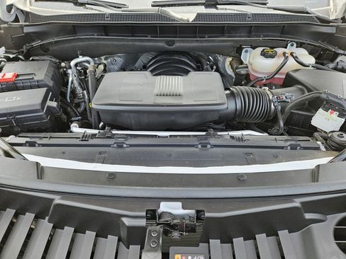 Used 2025 Chevrolet Suburban High Country AWD/4WD image 38
