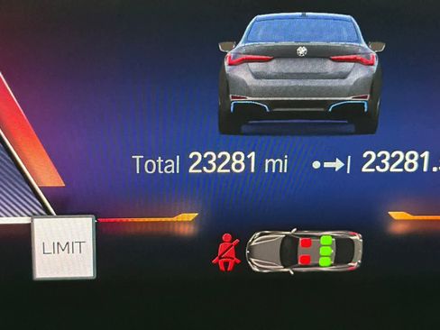 Used 2023 BMW i4 eDrive40 w/ Premium Package image 25